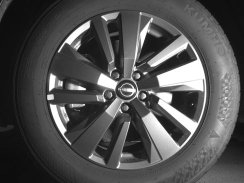 Used 2025 Nissan Pathfinder SV AWD/4WD image 12