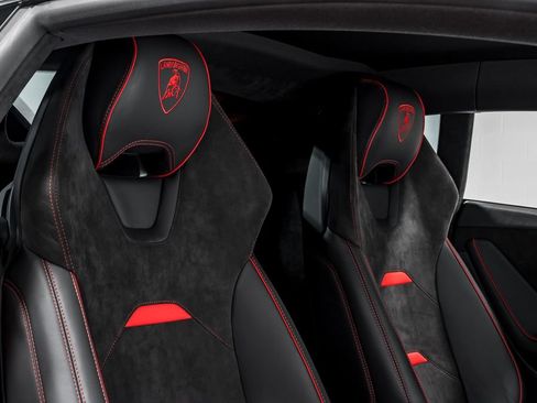 Used 2023 Lamborghini Huracan Tecnica RWD image 35