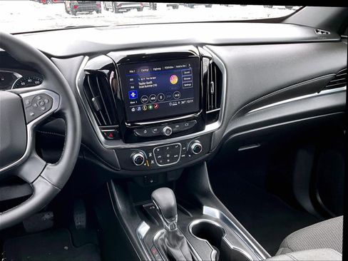 Used 2023 Chevrolet Traverse LT w/ Midnight/Sport Edition image 18