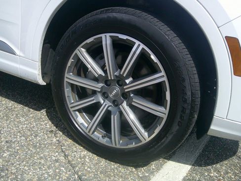 Used 2019 Audi Q7 3.0T Premium Plus w/ Premium Plus Package image 44