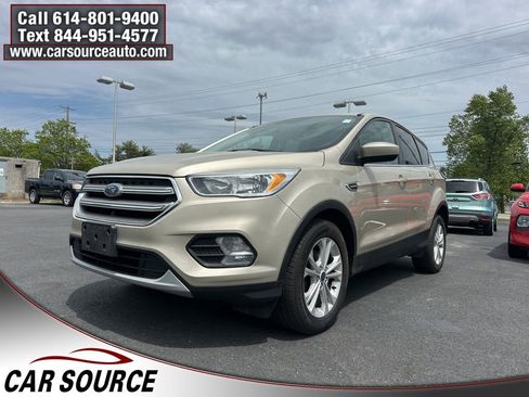 Used 2017 Ford Escape SE FWD image 1