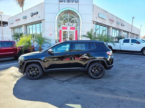 New 2026 Jeep Compass Latitude image 4