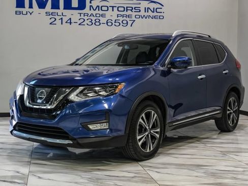 Used 2017 Nissan Rogue SL w/ SL Premium Package FWD image 2