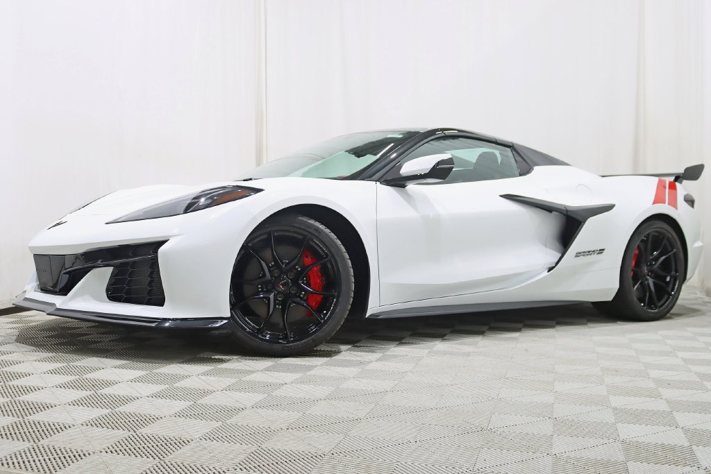Used 2027 Chevrolet Corvette Grand Sport RWD image 2