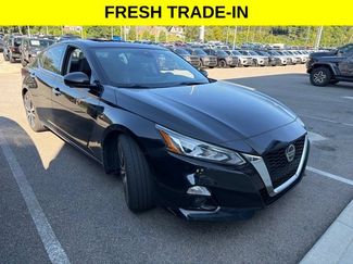 Used 2020 Nissan Altima 2.0 Platinum FWD video 1