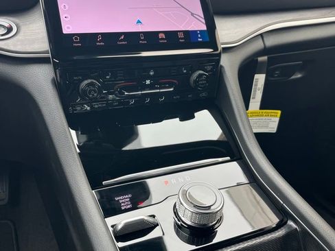 New 2025 Jeep Grand Cherokee Limited w/ Black Appearance Package image 15