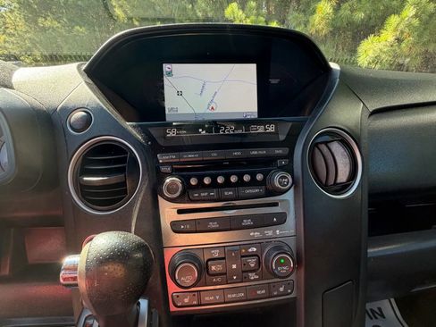 Used 2014 Honda Pilot Touring image 16