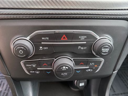 Used 2023 Dodge Charger SXT w/ Plus Group RWD image 17