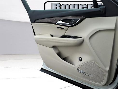 Used 2023 Buick Envision Avenir image 19