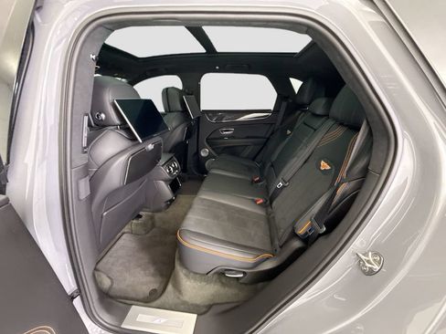 Certified 2023 Bentley Bentayga AWD/4WD image 20