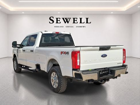 Used 2024 Ford F250 XLT w/ FX4 Off-Road Package AWD/4WD image 5