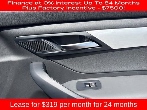 New 2025 VinFast VF 8 Plus image 30