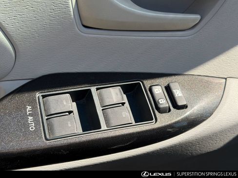 Used 2014 Toyota Sienna LE FWD image 11
