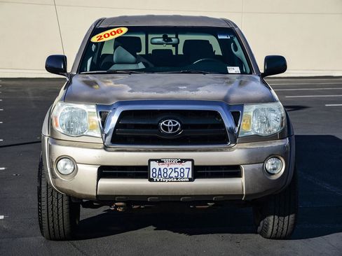 Used 2006 Toyota Tacoma PreRunner image 2