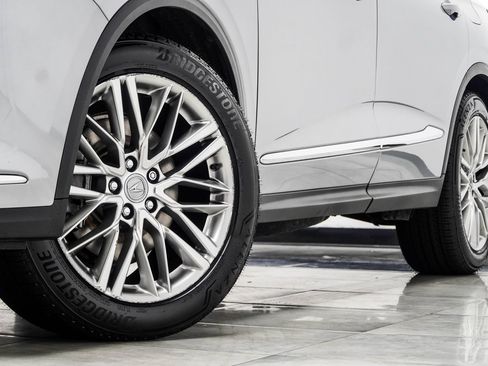 Used 2023 Acura MDX SH-AWD w/ Advance Package image 3