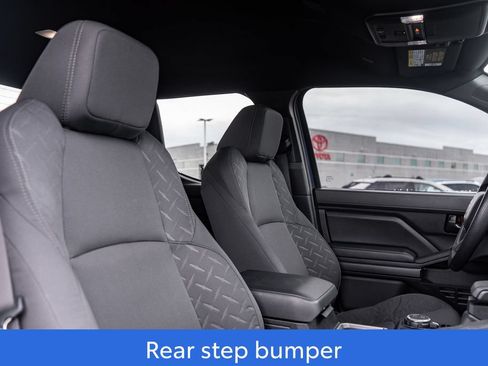Used 2025 Toyota Tacoma SR5 AWD/4WD image 12