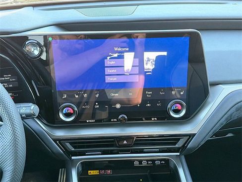 New 2026 Lexus TX 500h AWD image 31