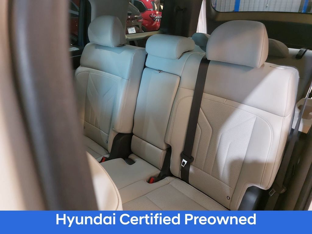 Used 2025 Hyundai Santa Fe SEL FWD image 14