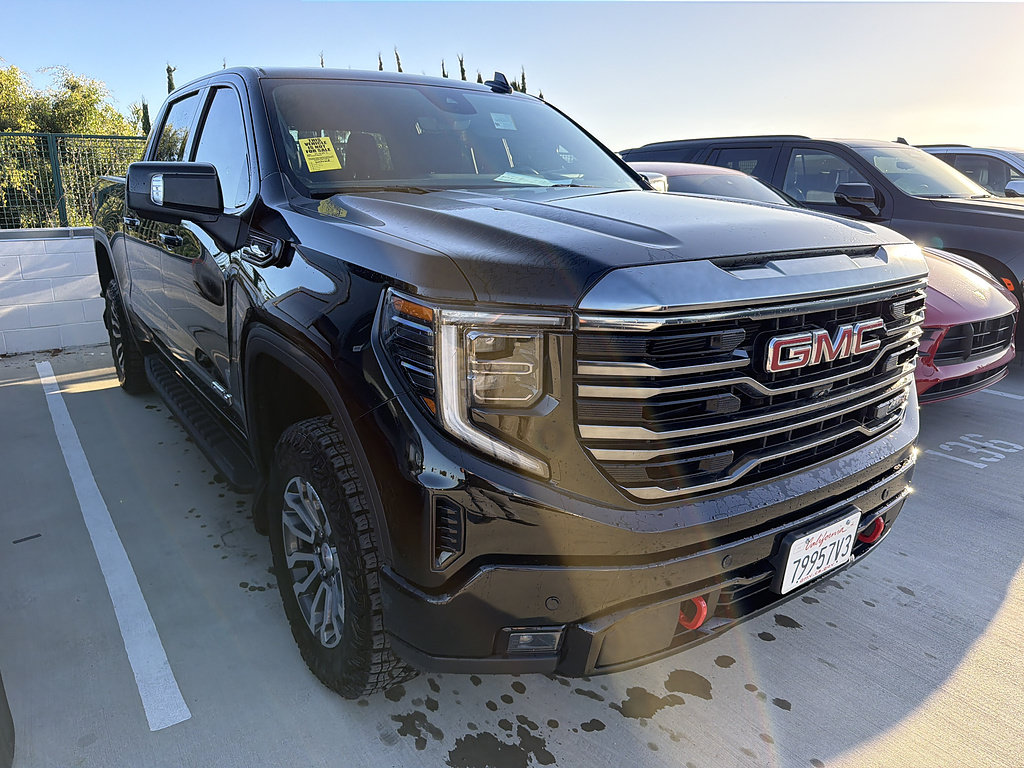 Used 2023 GMC Sierra 1500 AT4 w/ AT4 Premium Package AWD/4WD image 3