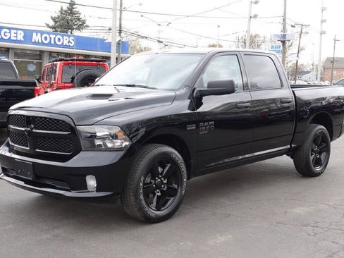 Used 2023 RAM 1500 Express w/ Wheel & Sound Group AWD/4WD image 3