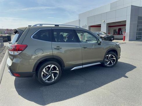 Used 2022 Subaru Forester Touring AWD/4WD image 32