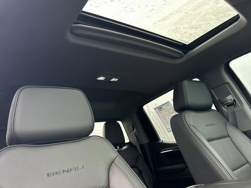 Used 2024 GMC Sierra 1500 Denali image 16