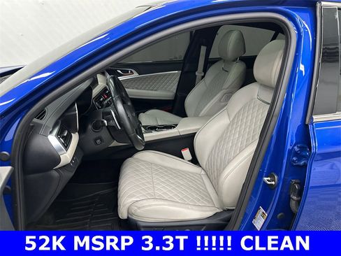 Used 2022 Genesis G70 3.3T image 9