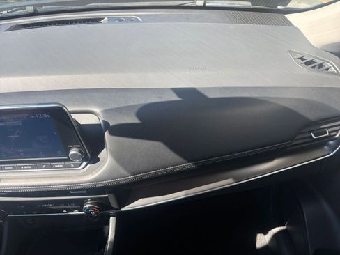 Used 2025 Nissan Rogue SV image 37