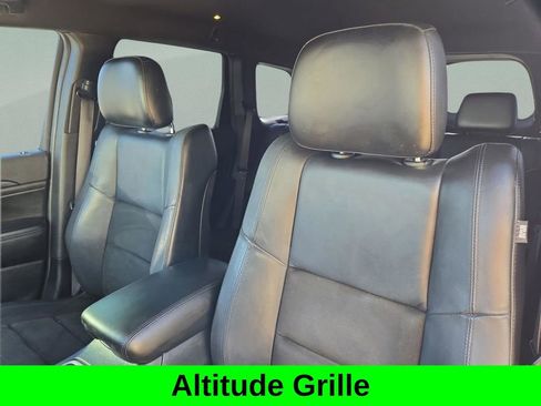 Used 2019 Jeep Grand Cherokee Altitude image 14