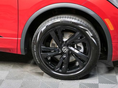 Used 2024 Volkswagen Tiguan SE R-Line image 40