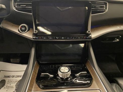 Used 2023 Jeep Grand Wagoneer L Series II AWD/4WD image 35