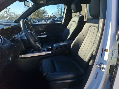 Certified 2023 Mercedes-Benz GLB 250 4MATIC image 9