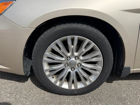 Used 2013 Chrysler 200 Limited FWD image 7