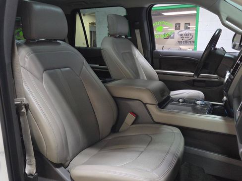 Used 2018 Ford Expedition Limited w/ Equipment Group 301A AWD/4WD image 22