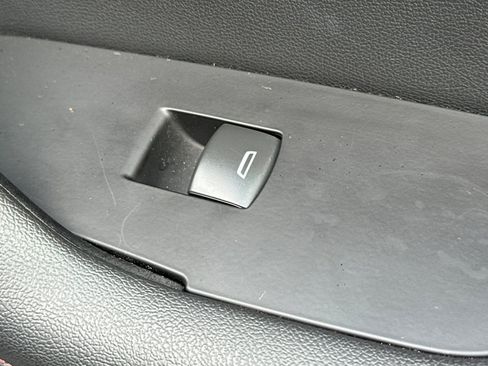 Used 2025 Chevrolet Blazer RS image 23