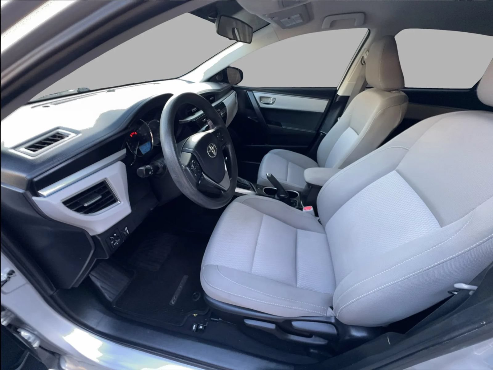 Used 2015 Toyota Corolla LE FWD image 14