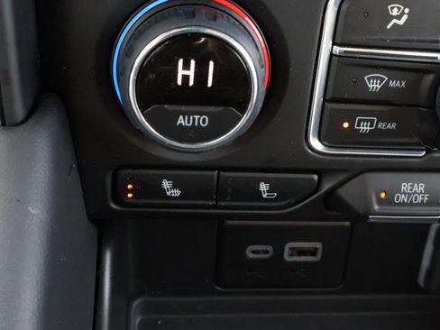 Certified 2024 Chevrolet Suburban Z71 w/ Off-Road Capability Package image 24