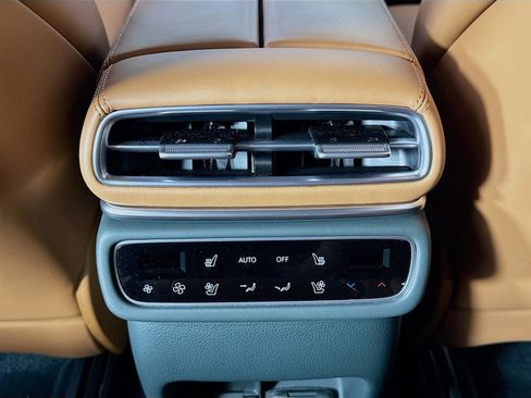 Certified 2025 Genesis GV80 3.5T Prestige image 27