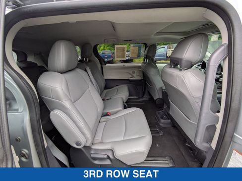 Used 2023 Toyota Sienna XLE image 38