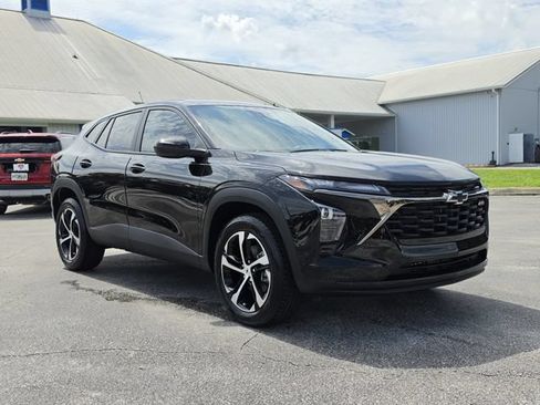 New 2026 Chevrolet Trax RS w/ Sunroof Package FWD image 2