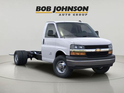 New 2025 Chevrolet Express 3500 w/ Power Convenience Package RWD image 2