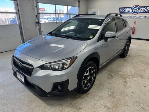 Used 2018 Subaru Crosstrek 2.0i Premium w/ Eyesight System image 2