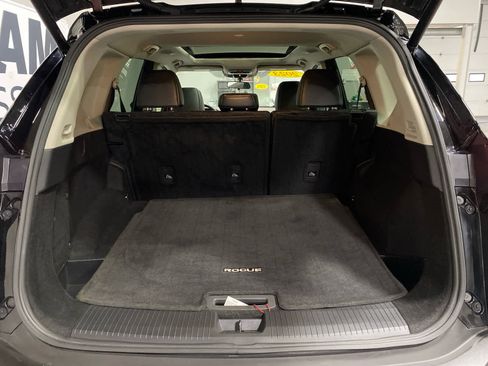Used 2023 Nissan Rogue SV w/ SV Premium B Package image 25
