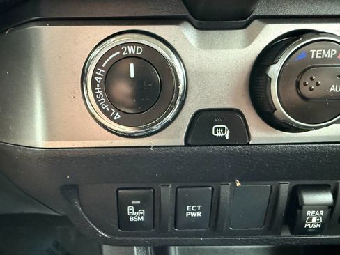 Used 2022 Toyota Tacoma SR5 image 42