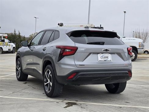 Certified 2024 Chevrolet Trax RS w/ Sunroof Package image 6