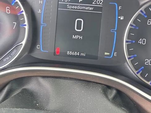 Used 2017 Chrysler Pacifica Touring image 17