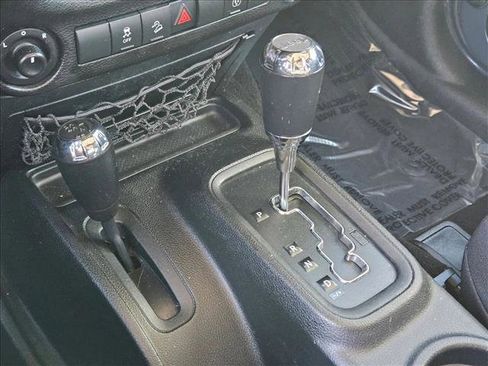 Used 2017 Jeep Wrangler Sahara w/ Connectivity Group image 10