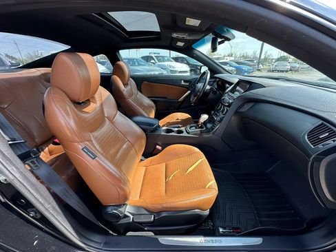 Used 2013 Hyundai Genesis 3.8 RWD image 13