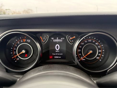 Used 2023 Jeep Gladiator Sport image 14