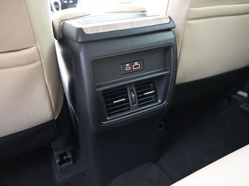 Used 2024 Nissan Murano SV FWD image 17